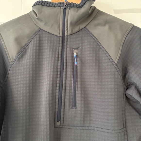 Patagonia Long-Sleeved R1® Fitz Roy Trout 1/4-Zip new with tags - Picture 2 of 8